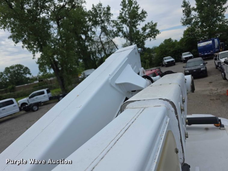 image for item FI0994 2012 Ford F550 Super Duty XL bucket truck