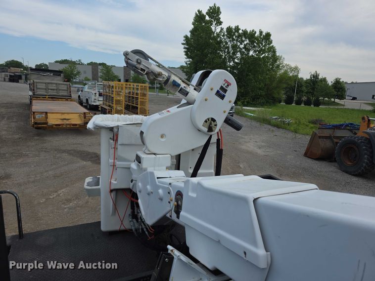 image for item FI0994 2012 Ford F550 Super Duty XL bucket truck