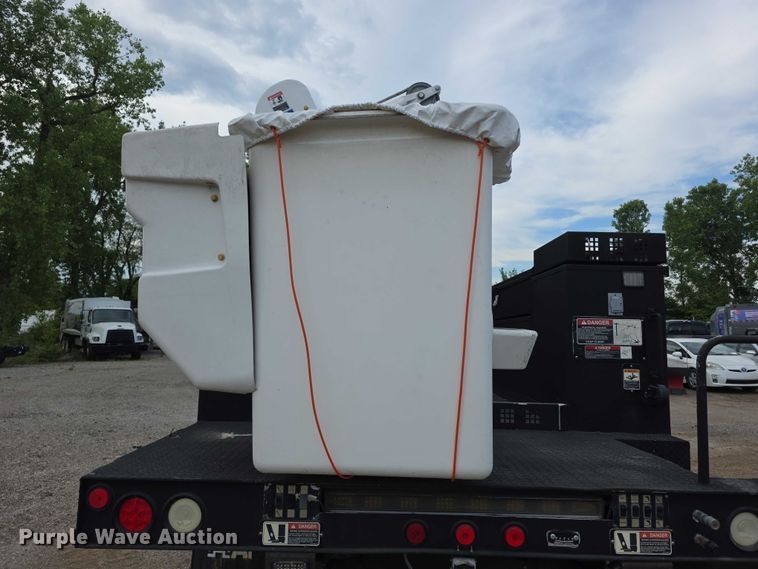 image for item FI0994 2012 Ford F550 Super Duty XL bucket truck