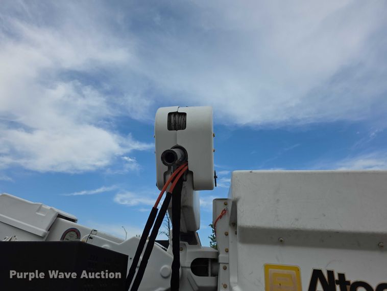 image for item FI0994 2012 Ford F550 Super Duty XL bucket truck