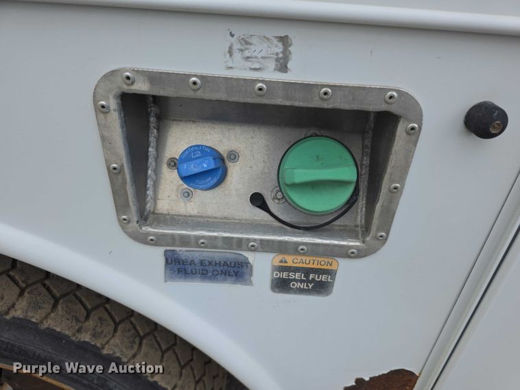 image for item FI0994 2012 Ford F550 Super Duty XL bucket truck