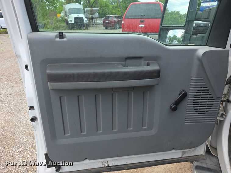 image for item FI0994 2012 Ford F550 Super Duty XL bucket truck