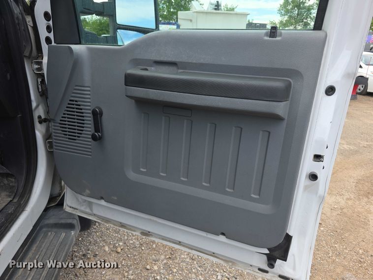 image for item FI0994 2012 Ford F550 Super Duty XL bucket truck