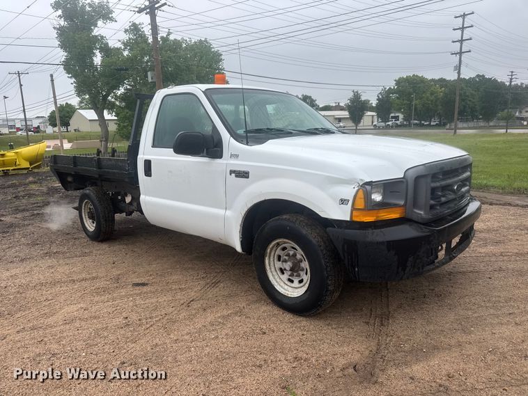 image for item MX9180 1999 Ford F250 Super Duty flatbed pickup truck