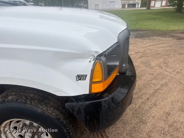 image for item MX9180 1999 Ford F250 Super Duty flatbed pickup truck