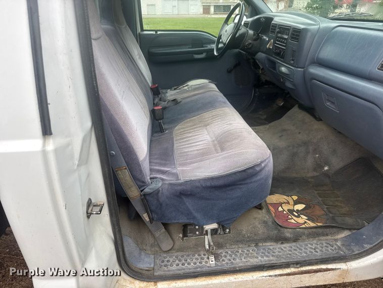 image for item MX9180 1999 Ford F250 Super Duty flatbed pickup truck