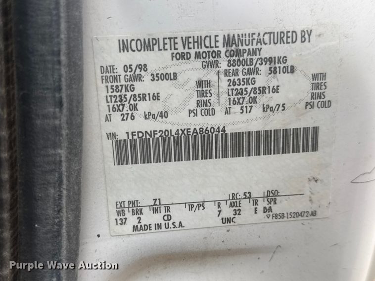 image for item MX9180 1999 Ford F250 Super Duty flatbed pickup truck