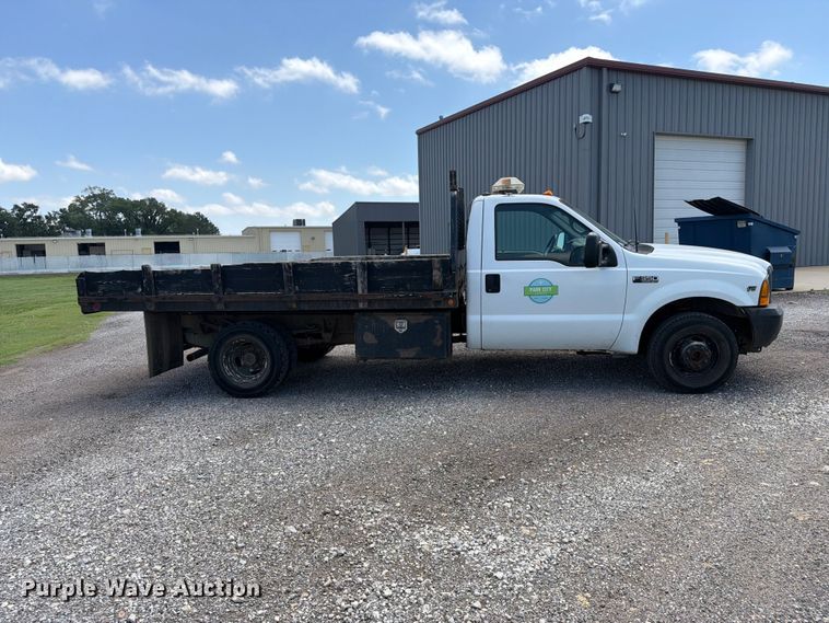 image for item NA9504 2001 Ford F350 Super Duty dump bed pickup truck