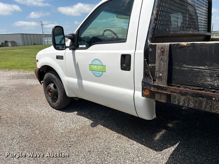 image for item NA9504 2001 Ford F350 Super Duty dump bed pickup truck