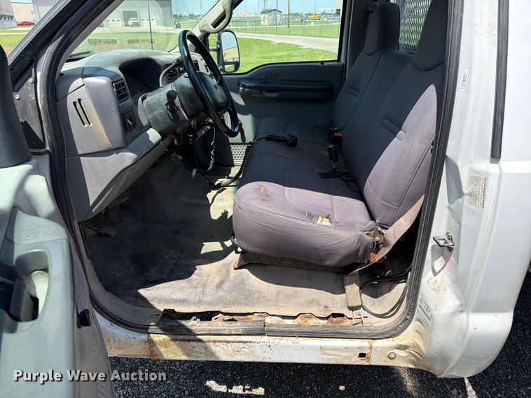 image for item NA9504 2001 Ford F350 Super Duty dump bed pickup truck