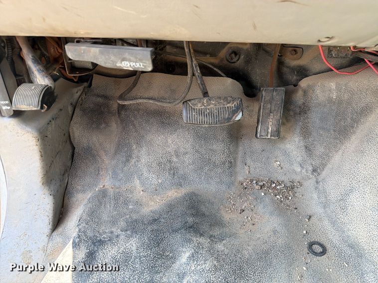 image for item NA9504 2001 Ford F350 Super Duty dump bed pickup truck