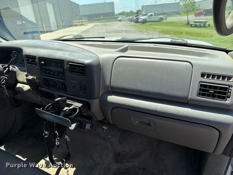 image for item NA9504 2001 Ford F350 Super Duty dump bed pickup truck