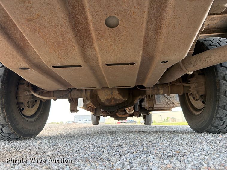 image for item NA9504 2001 Ford F350 Super Duty dump bed pickup truck