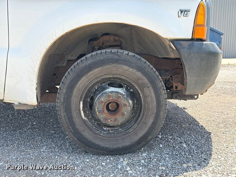 image for item NA9504 2001 Ford F350 Super Duty dump bed pickup truck