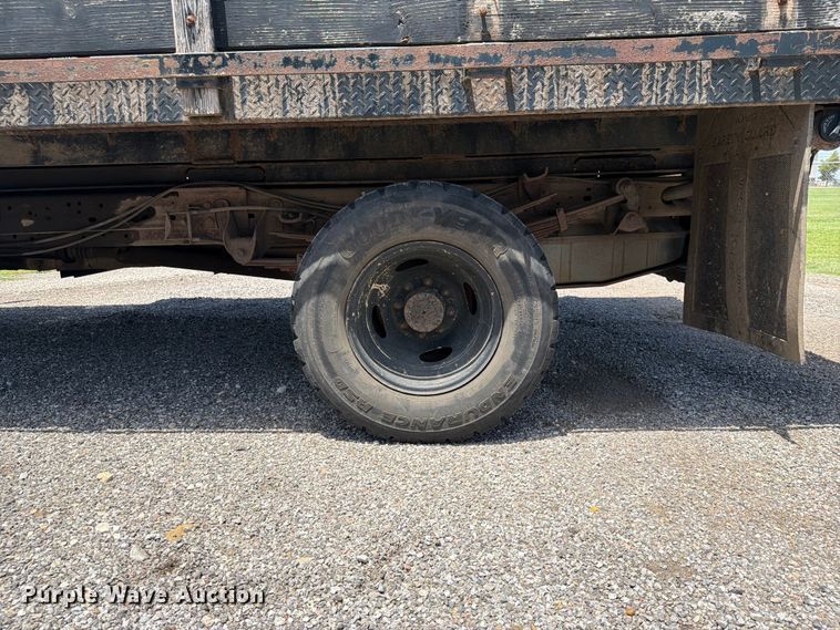 image for item NA9504 2001 Ford F350 Super Duty dump bed pickup truck