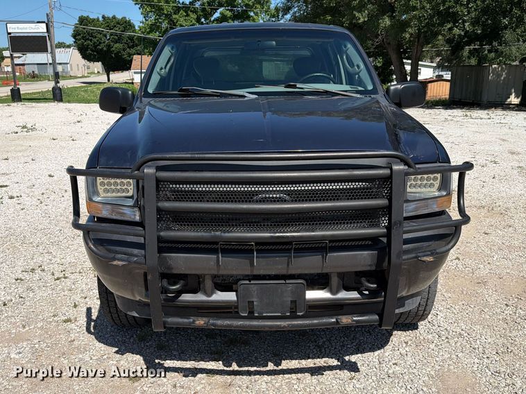 image for item NA9507 2003 Ford F350 Super Duty Crew Cab pickup truck