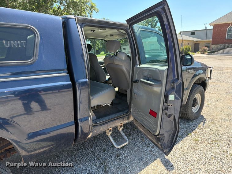 image for item NA9507 2003 Ford F350 Super Duty Crew Cab pickup truck