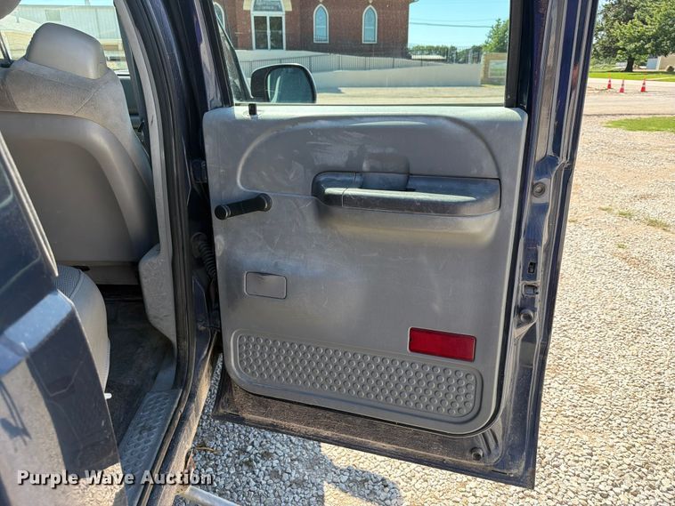 image for item NA9507 2003 Ford F350 Super Duty Crew Cab pickup truck