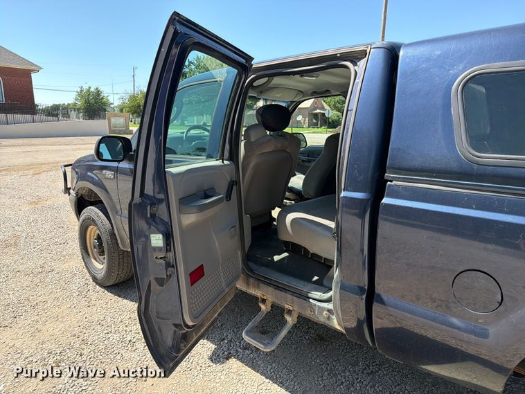 image for item NA9507 2003 Ford F350 Super Duty Crew Cab pickup truck