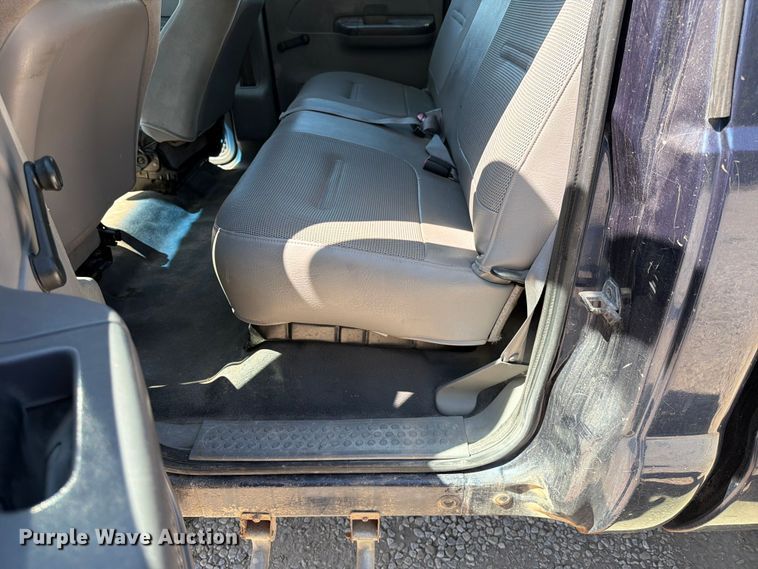 image for item NA9507 2003 Ford F350 Super Duty Crew Cab pickup truck