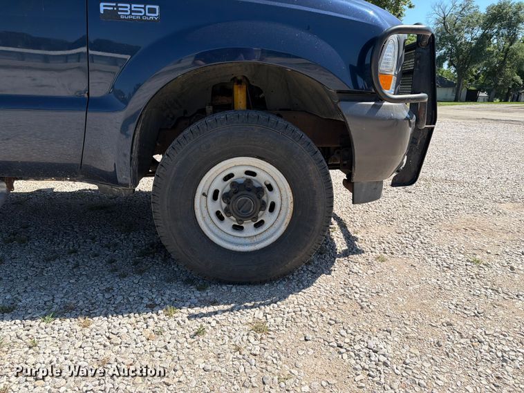 image for item NA9507 2003 Ford F350 Super Duty Crew Cab pickup truck
