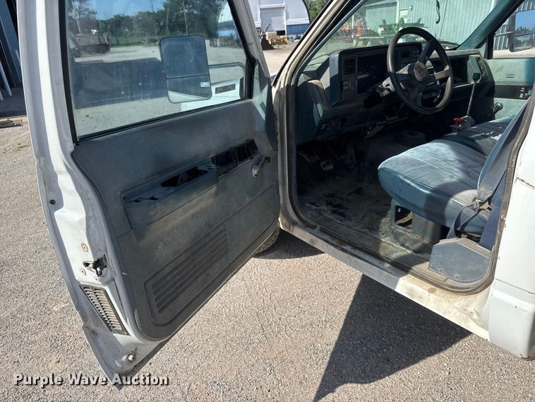 image for item NA9528 1991 Chevrolet C3500 dump flatbed pickup truck