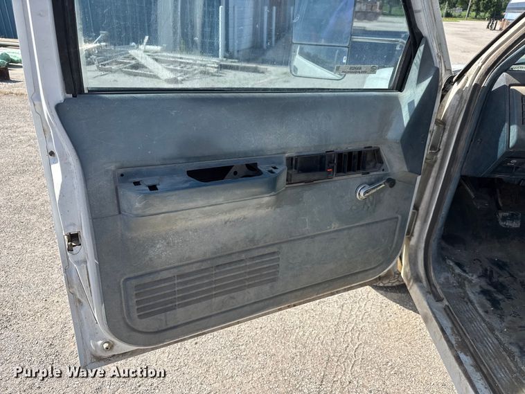 image for item NA9528 1991 Chevrolet C3500 dump flatbed pickup truck
