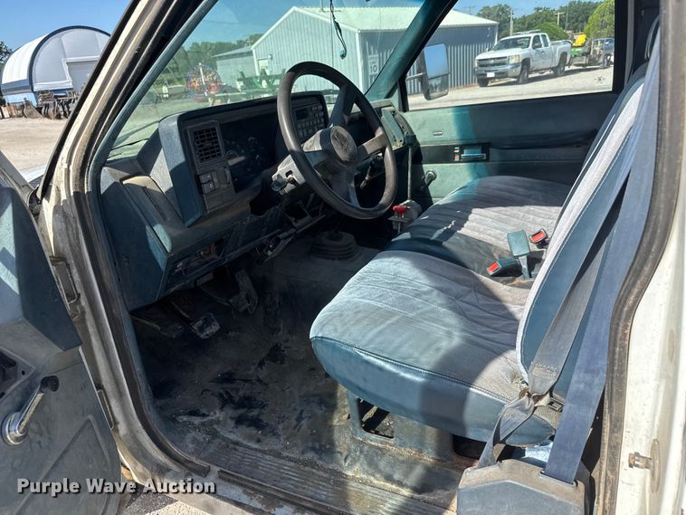 image for item NA9528 1991 Chevrolet C3500 dump flatbed pickup truck
