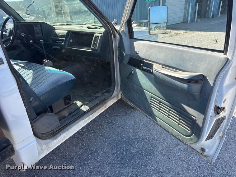 image for item NA9528 1991 Chevrolet C3500 dump flatbed pickup truck