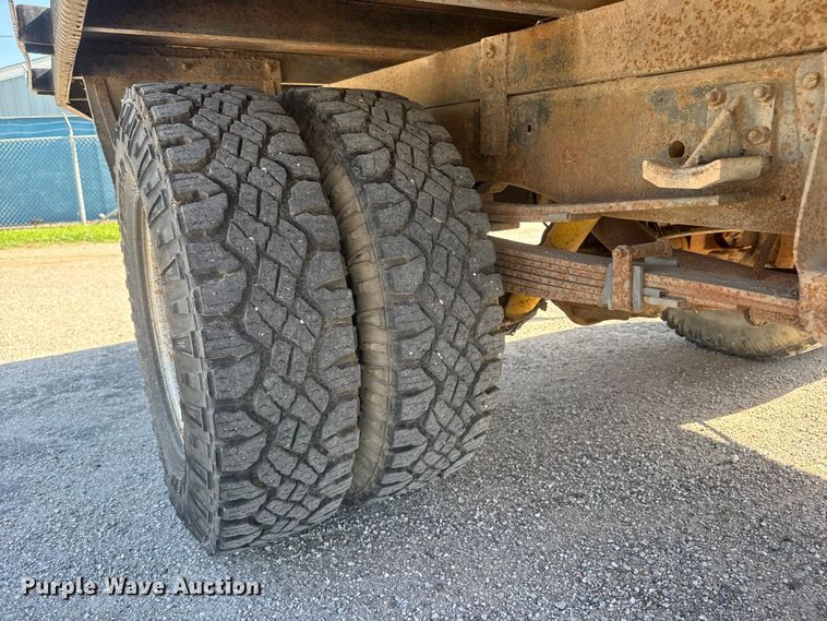 image for item NA9528 1991 Chevrolet C3500 dump flatbed pickup truck
