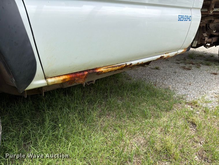 image for item NA9529 2005 Chevrolet Silverado 3500 dump bed pickup truck