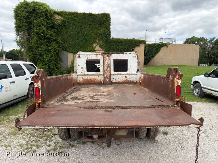 image for item NA9529 2005 Chevrolet Silverado 3500 dump bed pickup truck