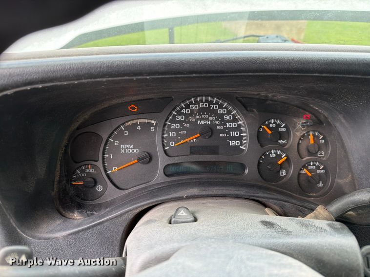 image for item NA9529 2005 Chevrolet Silverado 3500 dump bed pickup truck