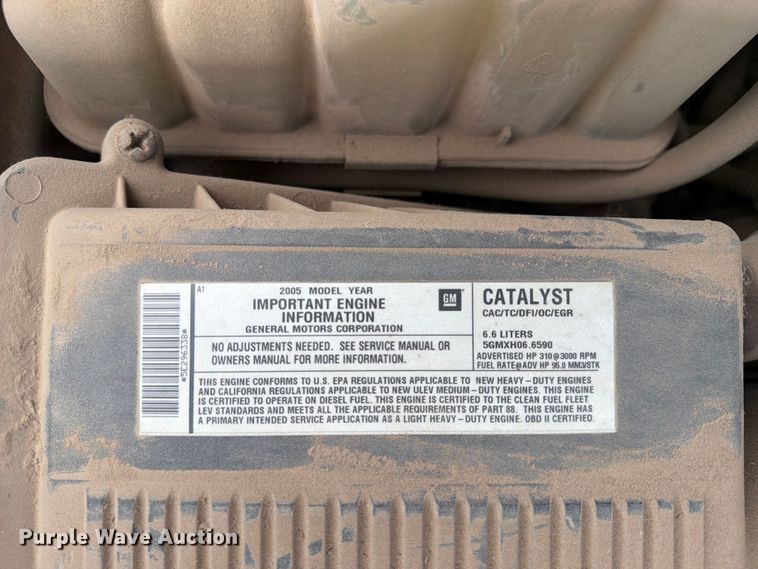 image for item NA9529 2005 Chevrolet Silverado 3500 dump bed pickup truck