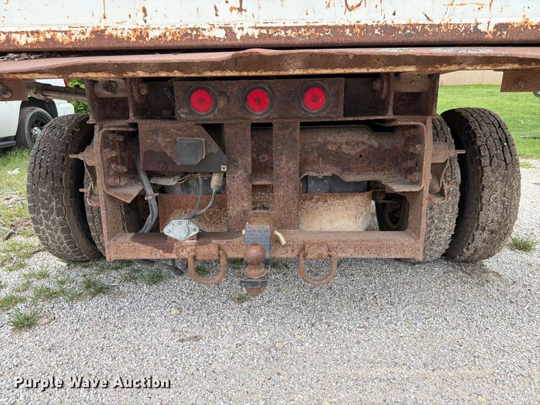 image for item NA9529 2005 Chevrolet Silverado 3500 dump bed pickup truck
