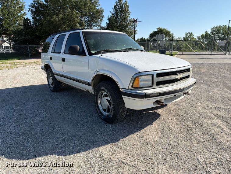 image for item NA9531 1997 Chevrolet Blazer SUV