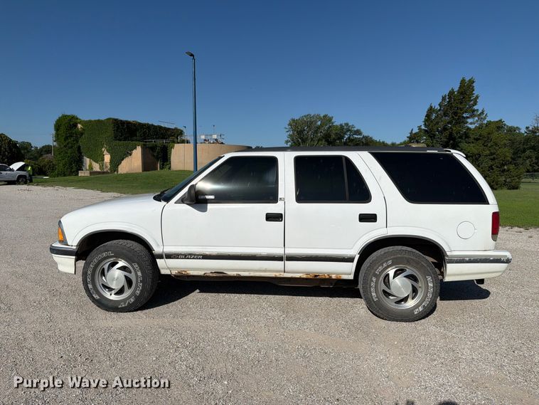 image for item NA9531 1997 Chevrolet Blazer SUV