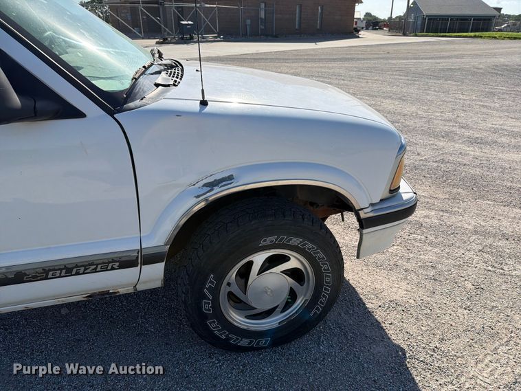 image for item NA9531 1997 Chevrolet Blazer SUV