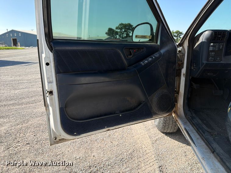image for item NA9531 1997 Chevrolet Blazer SUV
