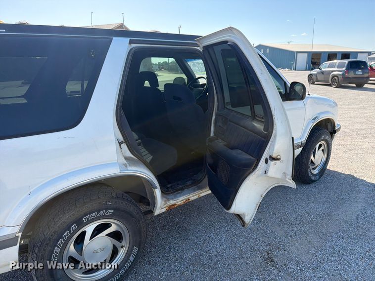image for item NA9531 1997 Chevrolet Blazer SUV