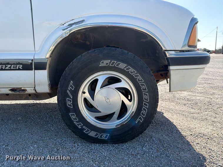 image for item NA9531 1997 Chevrolet Blazer SUV