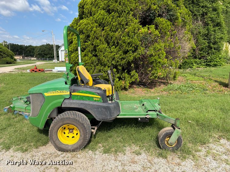 image for item NA9536 John Deere 997 ZTR lawn mower