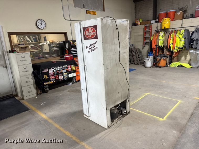 image for item NA9539 Dixie-Narco DN 276 162/6 vending machine