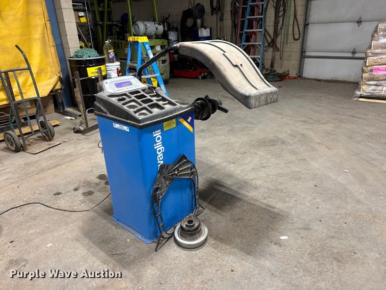 2011 Ravaglioli G2.118/119H tire machine