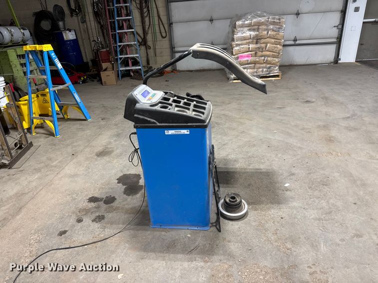 image for item NA9540 2011 Ravaglioli G2.118/119H tire machine