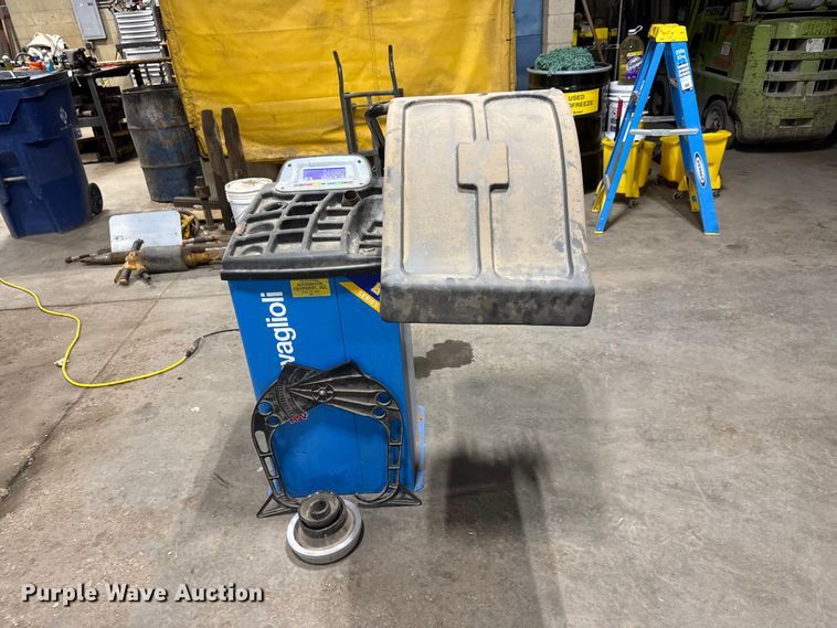 image for item NA9540 2011 Ravaglioli G2.118/119H tire machine