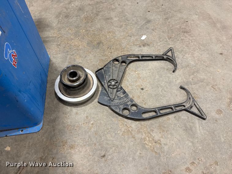image for item NA9540 2011 Ravaglioli G2.118/119H tire machine