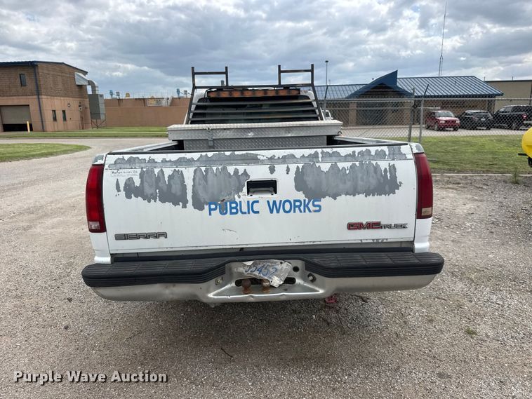 image for item NA9541 1993 GMC C1500 pickup truck