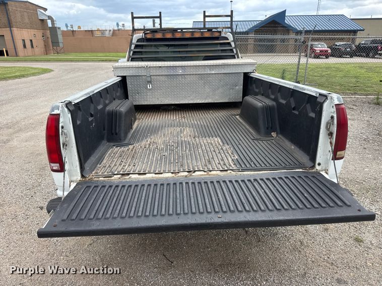 image for item NA9541 1993 GMC C1500 pickup truck