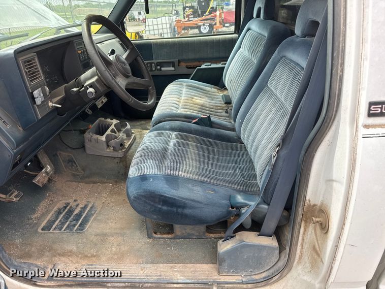 image for item NA9541 1993 GMC C1500 pickup truck